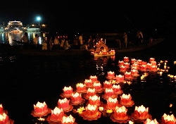 Quang tri  En l honneur des morts pour la Patrie